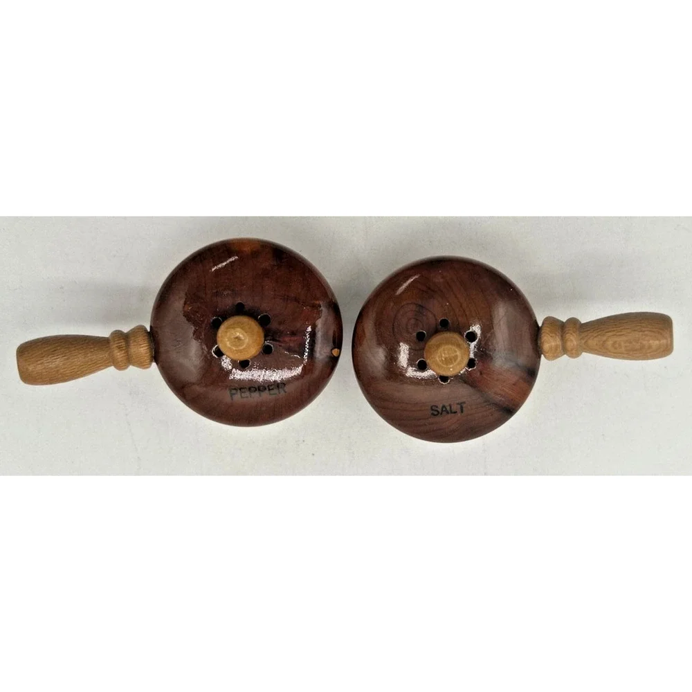 Vintage Retro Salt and Pepper Shakers Wooden Pots U260/53
